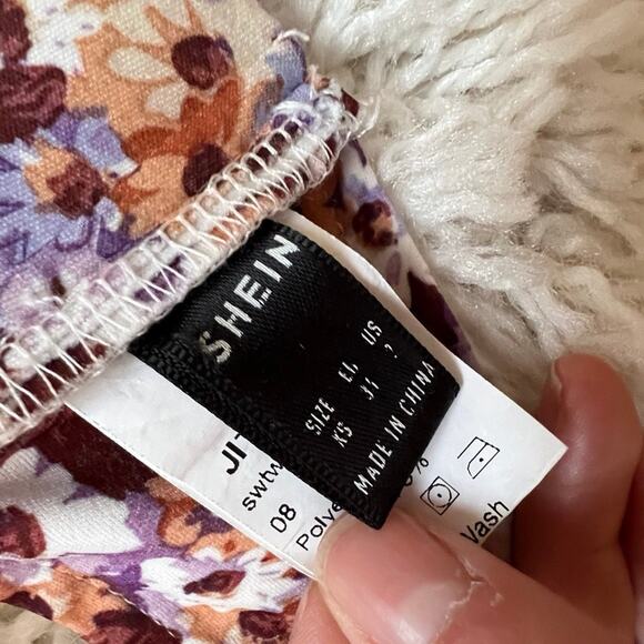 SHEIN Ditsy Floral Cropped Halter Top & Pants Set - Picture 8 of 11